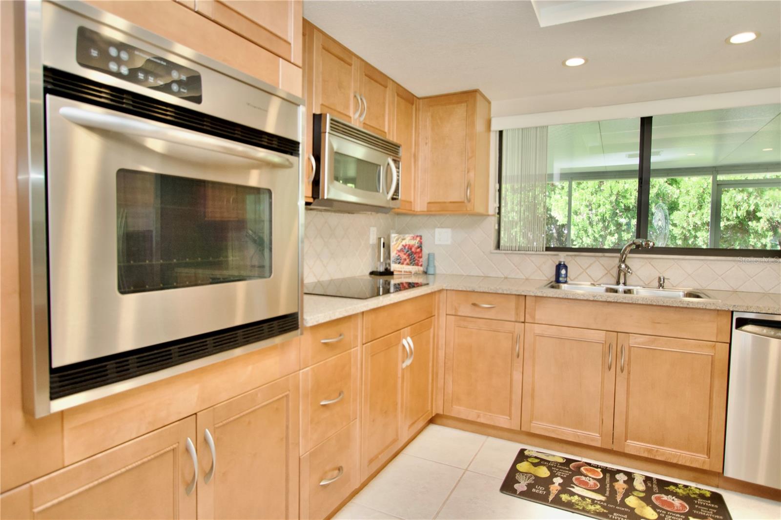 4663 Swallowtail Dr Property Photo 10
