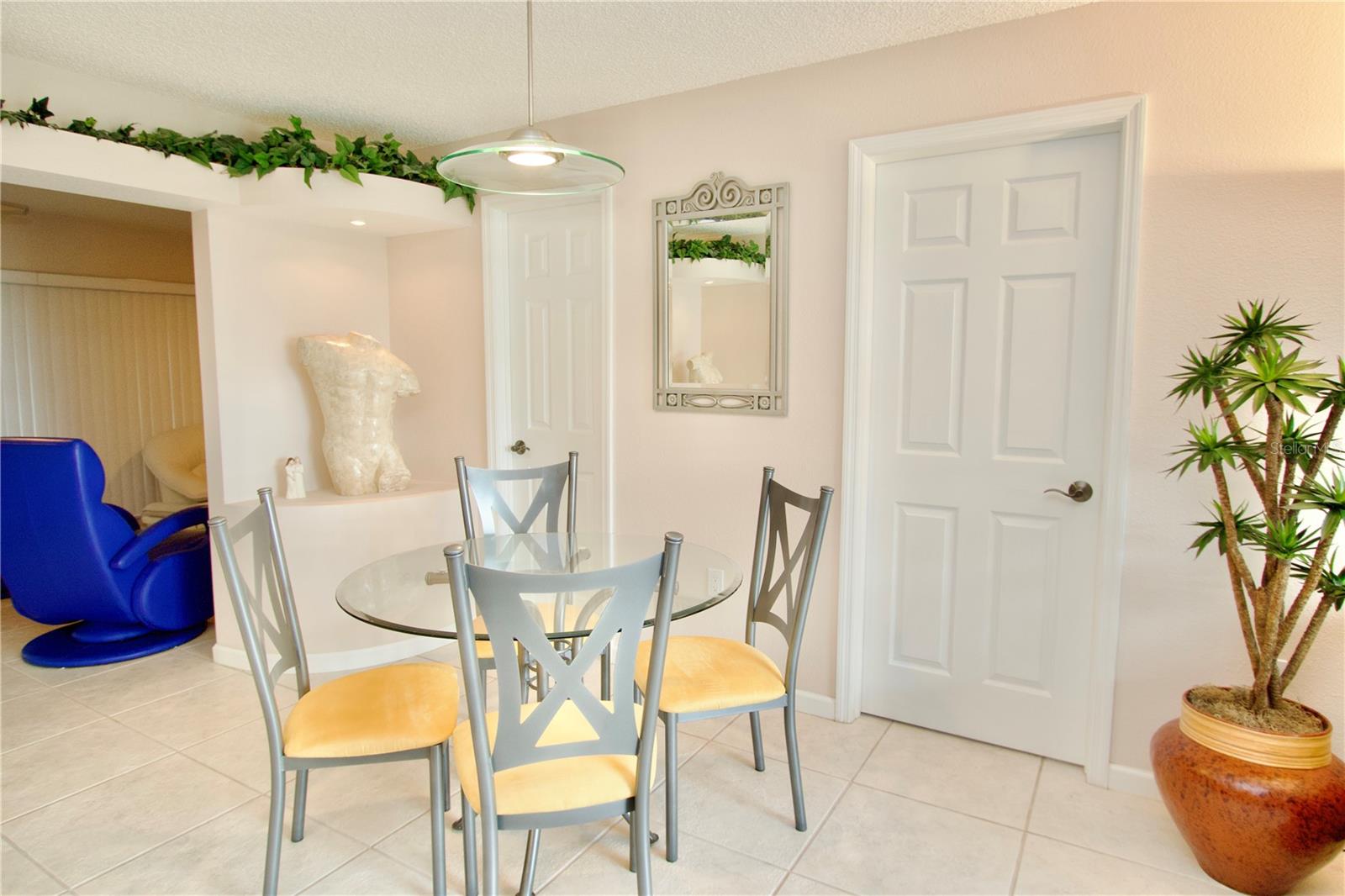 4663 Swallowtail Dr Property Photo 18