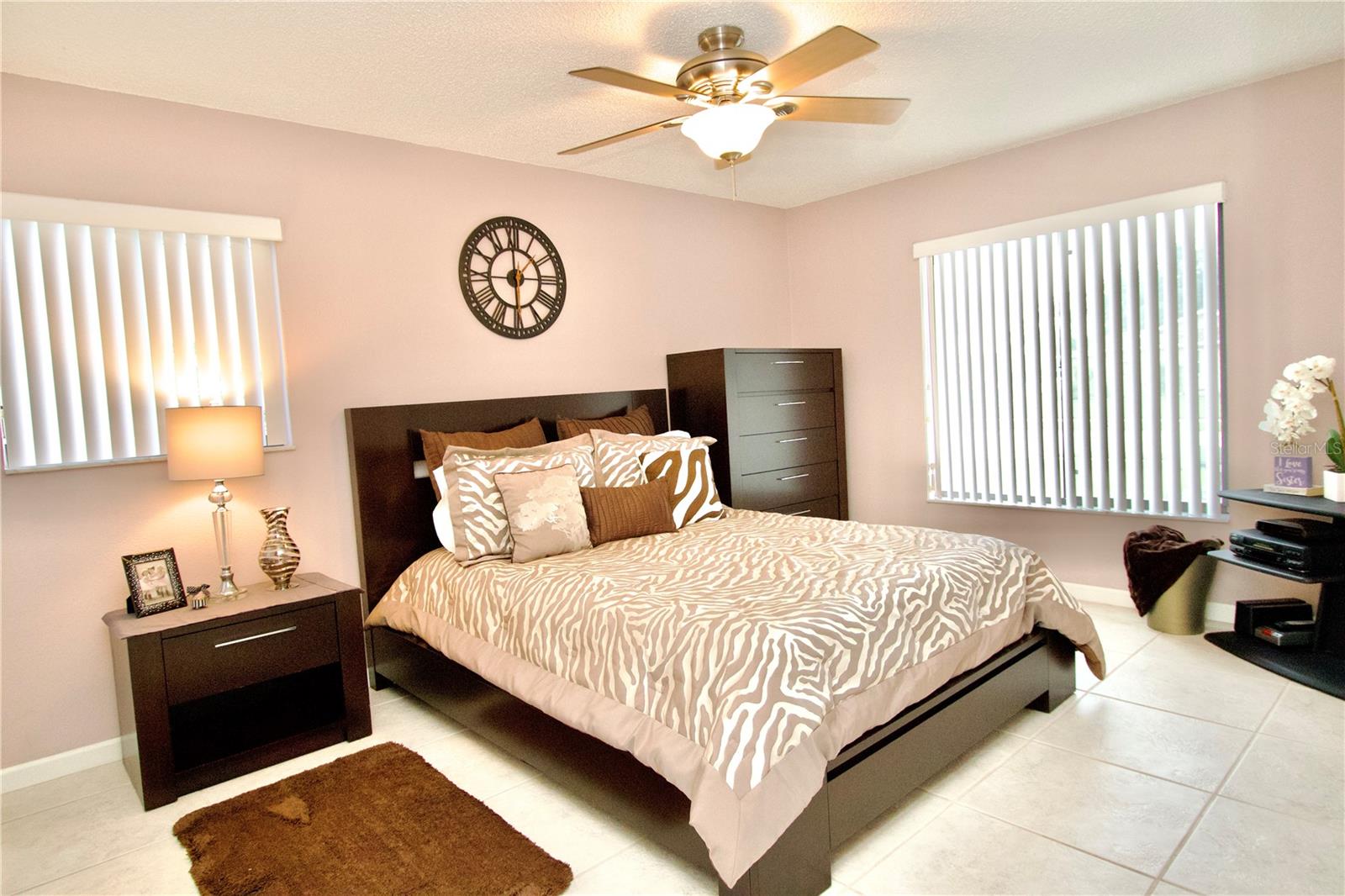 4663 Swallowtail Dr Property Photo 25