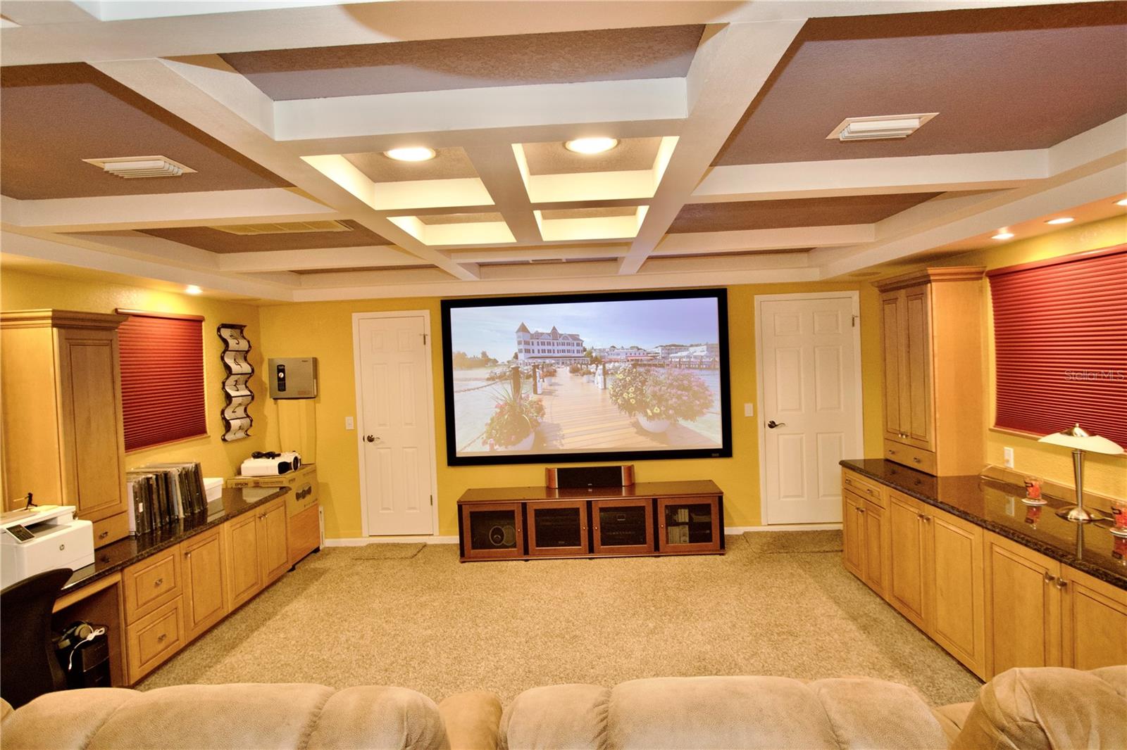 4663 Swallowtail Dr Property Photo 32