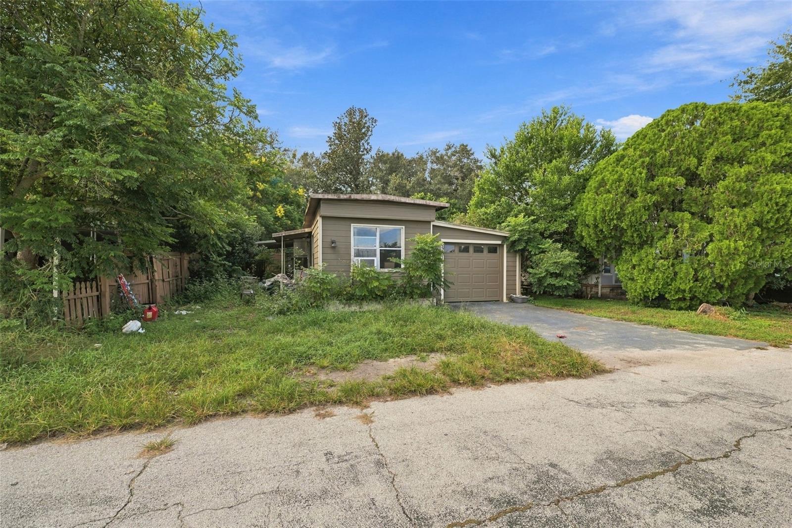 35012 Glosson Cir Property Photo 11