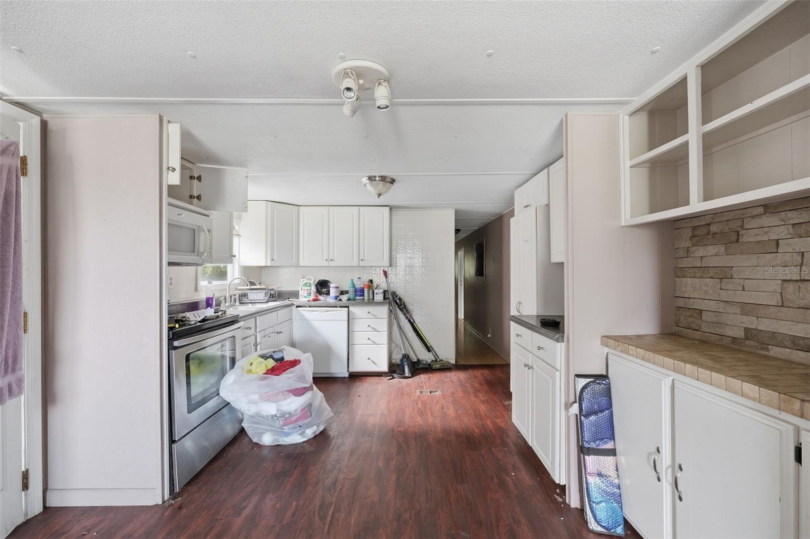 35012 Glosson Cir Property Photo 14