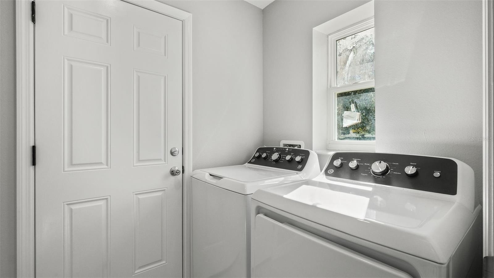 1385 Summerwood Ct Property Photo 29