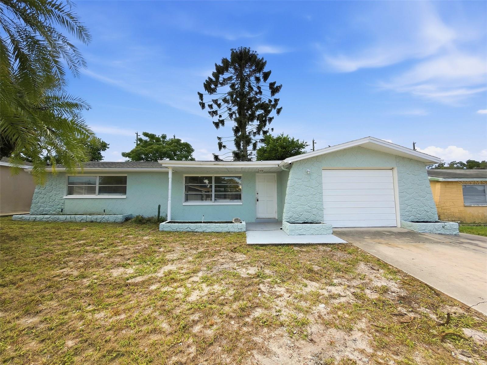 4208 Canterberry Dr Property Photo 4