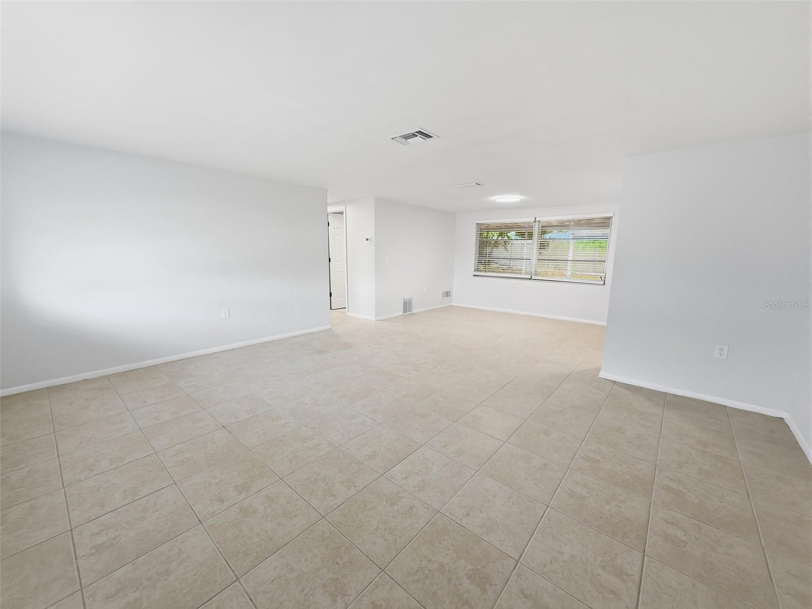 4208 Canterberry Dr Property Photo 5