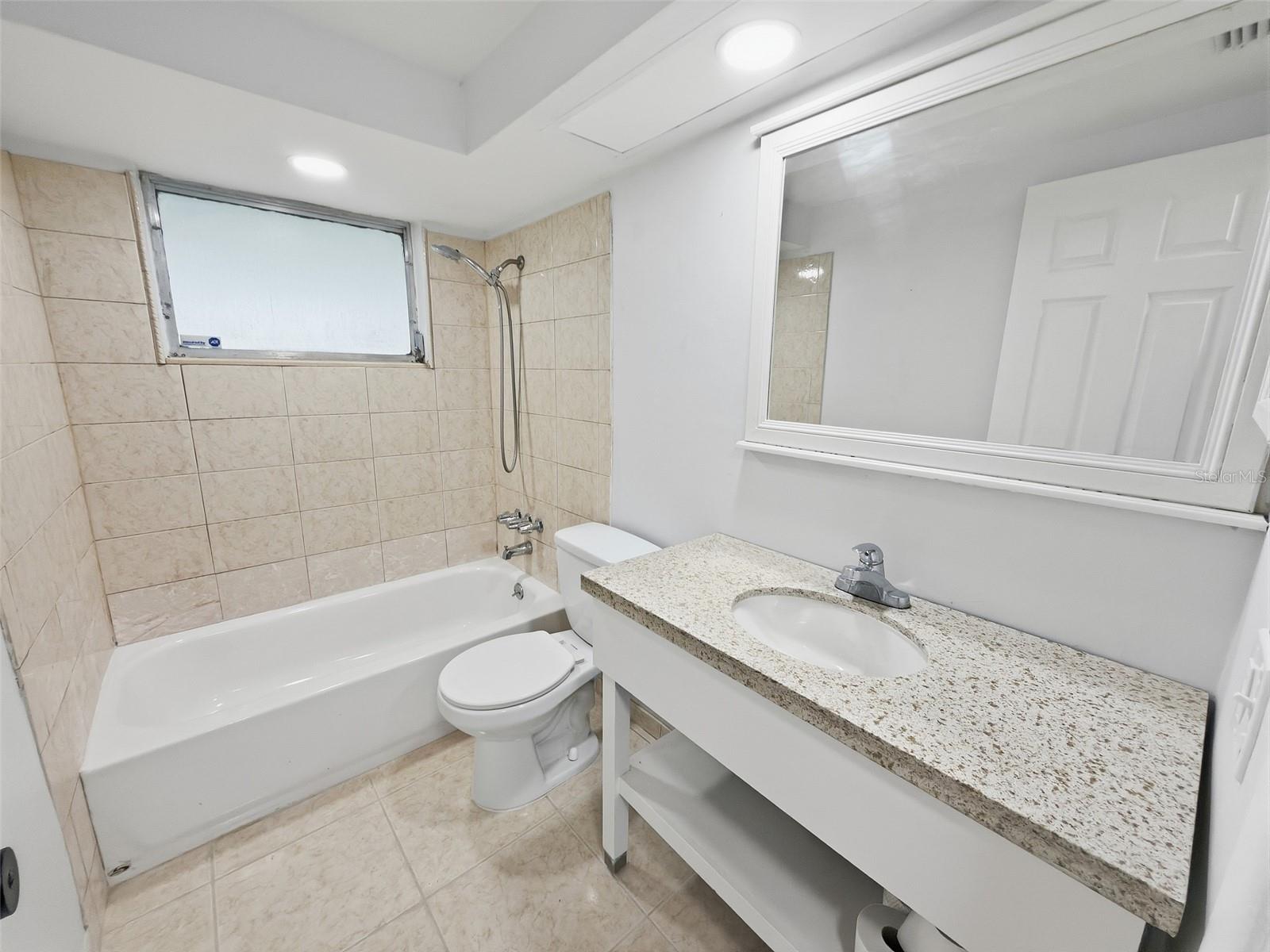 4208 Canterberry Dr Property Photo 13
