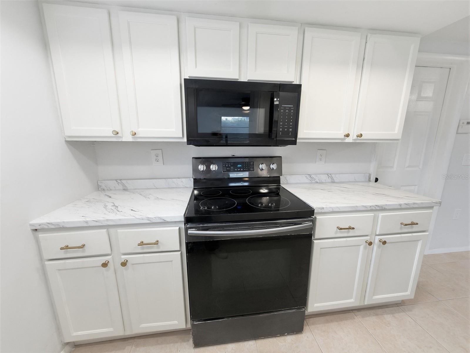 4208 Canterberry Dr Property Photo 19