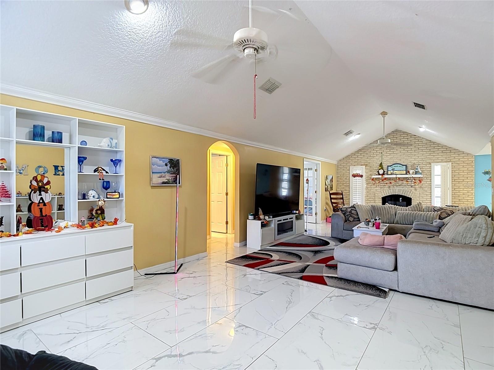 13920 Barnard Ave Property Photo 9