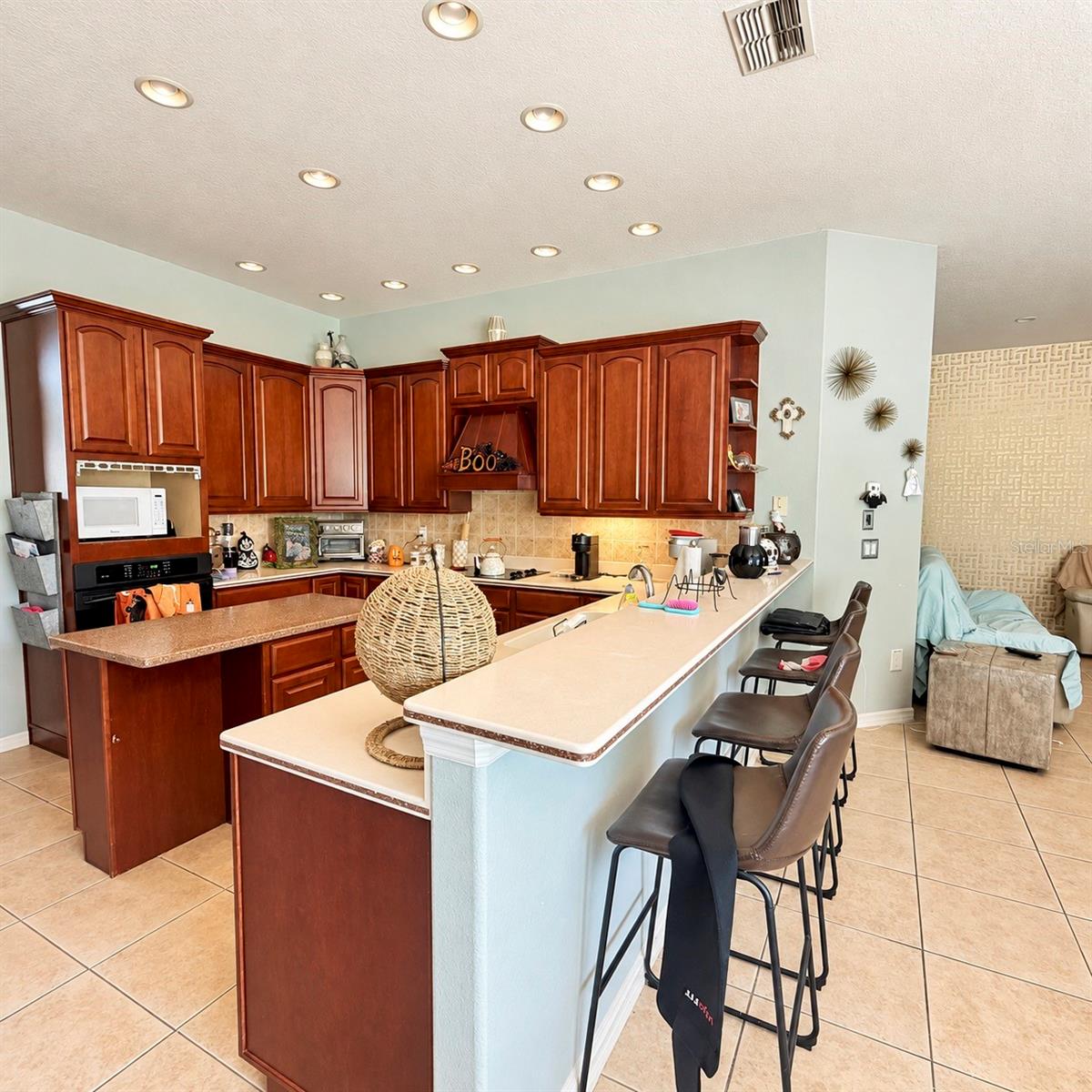 15127 Surrey Bnd Property Photo 2