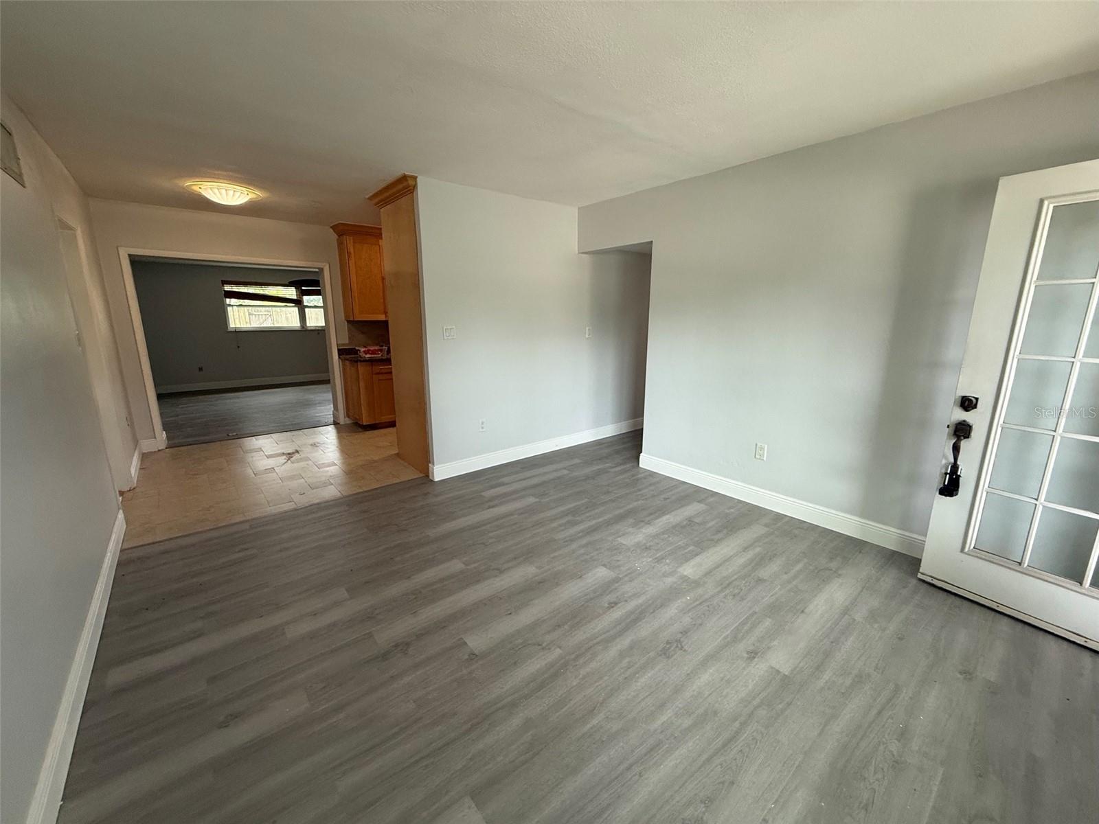 953 Cedarwood Ave Property Photo 2