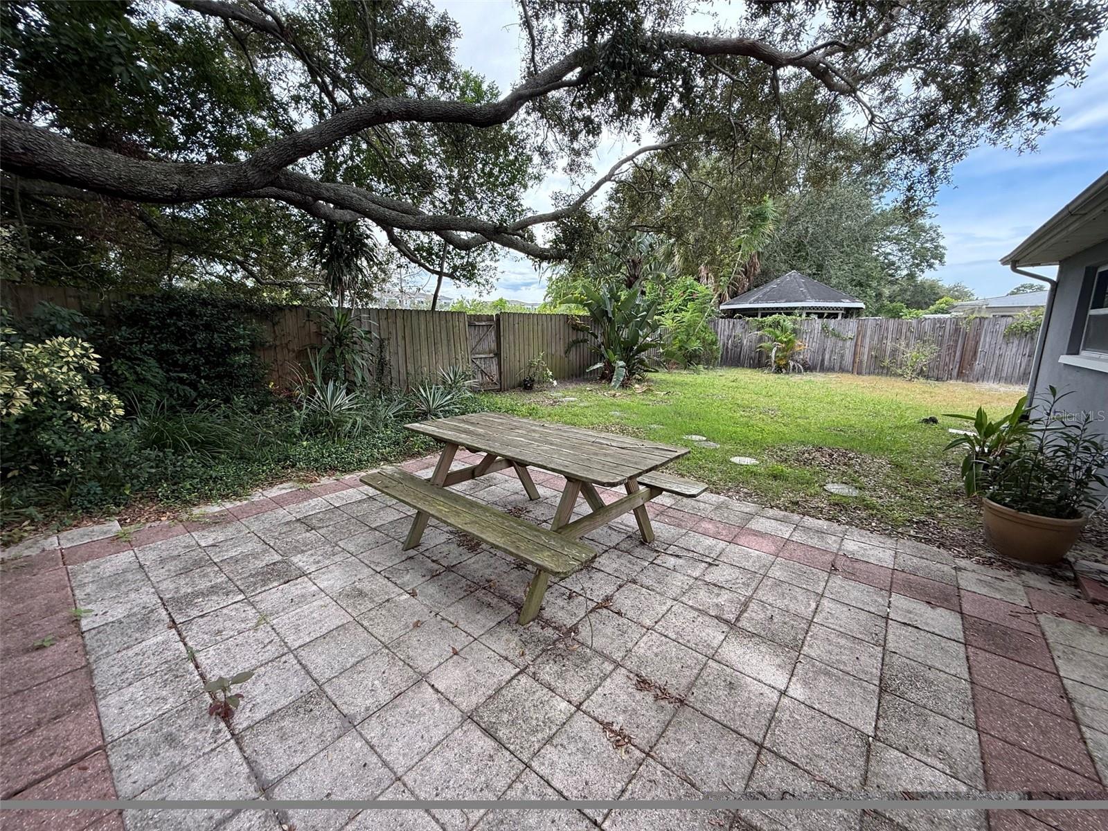 953 Cedarwood Ave Property Photo 16