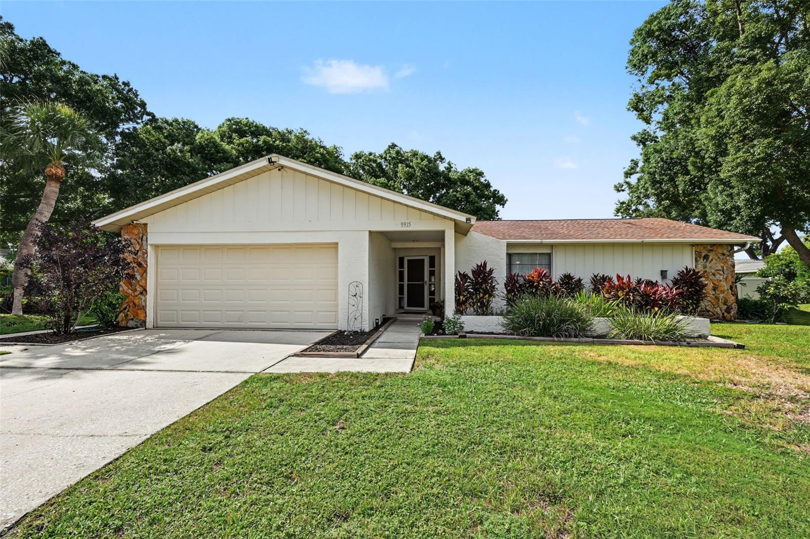 9915 WHITWORTH CT Property Photo 1