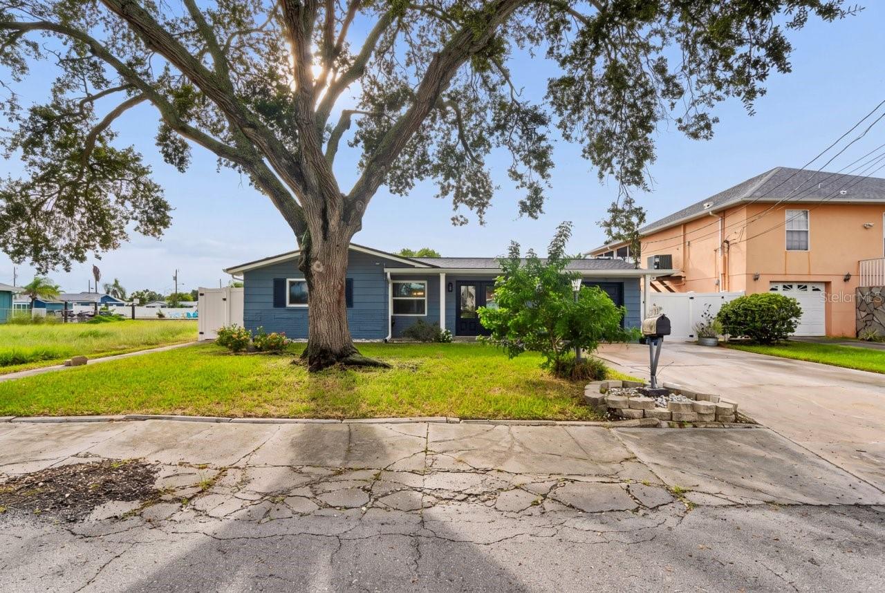 13701 Leslie Dr Property Photo 60
