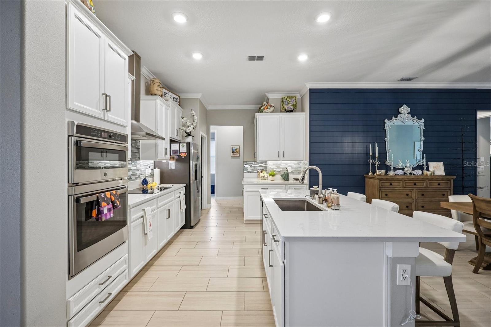17022 Forge Surf St Property Photo 8