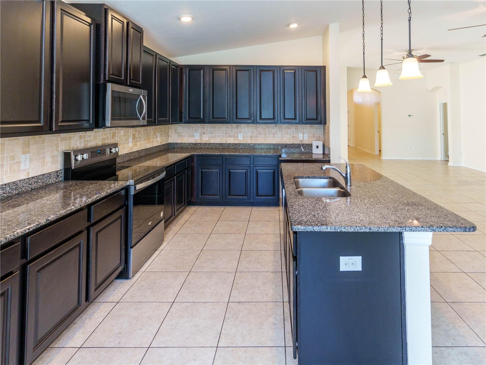 14148 Finsbury Dr Property Photo 12