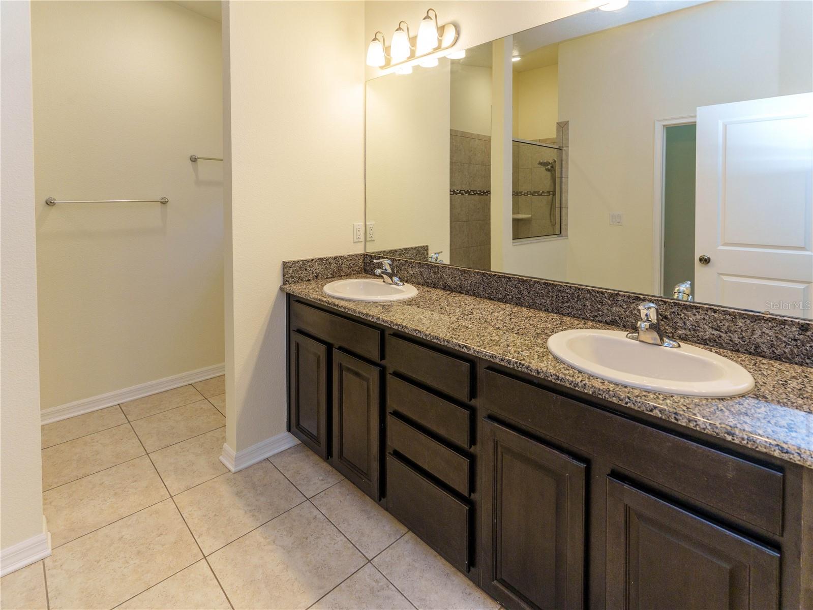 14148 Finsbury Dr Property Photo 18