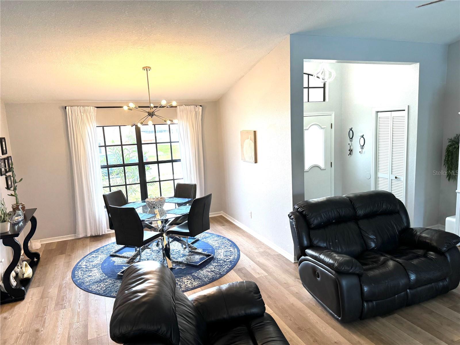 8107 Tedburn Park Property Photo 9