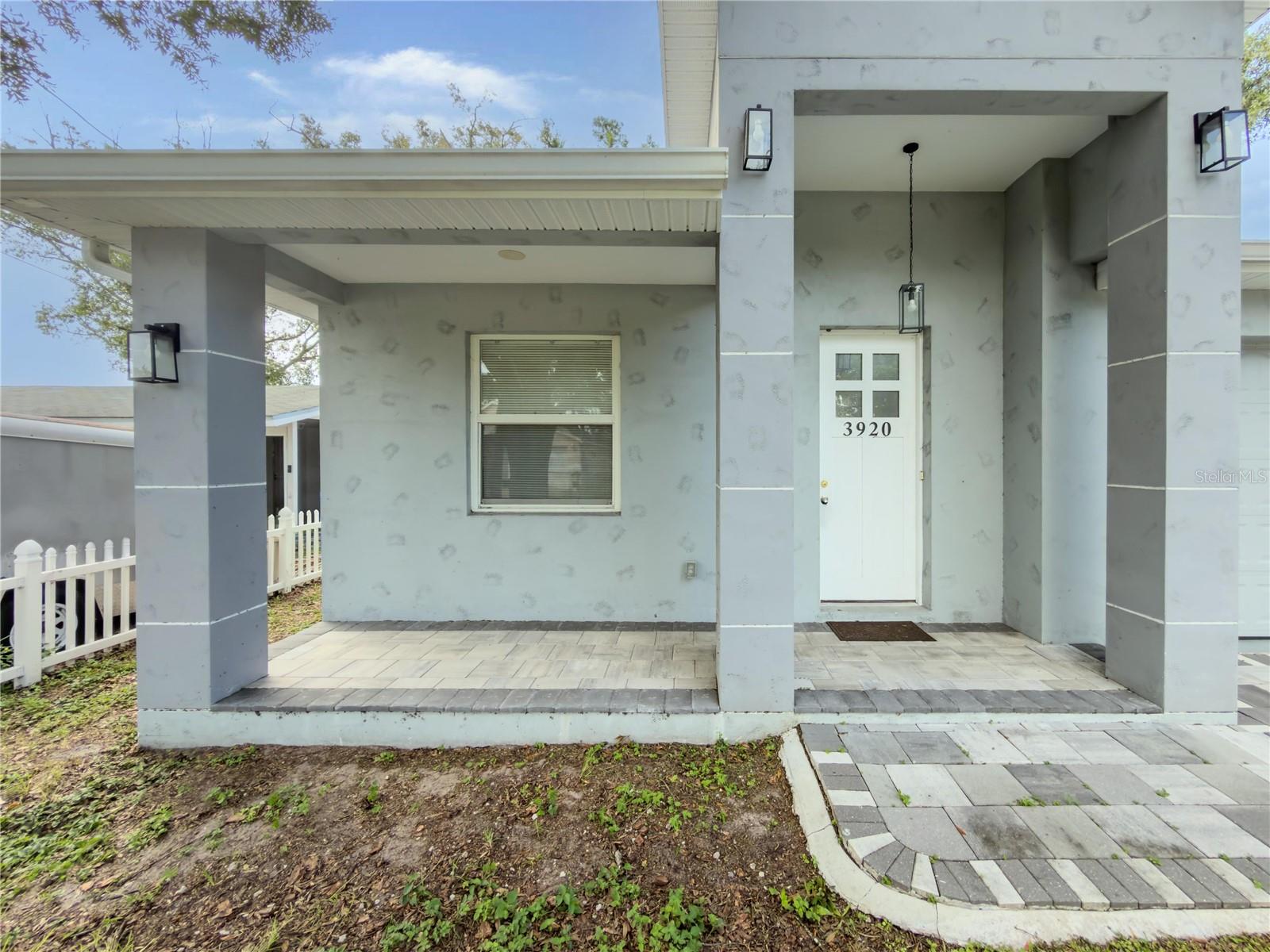 3920 W Crenshaw St Property Photo 2