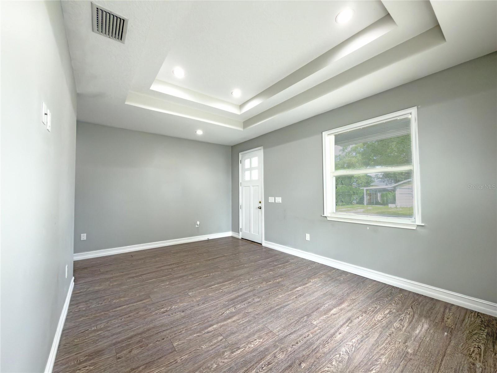 3920 W Crenshaw St Property Photo 15
