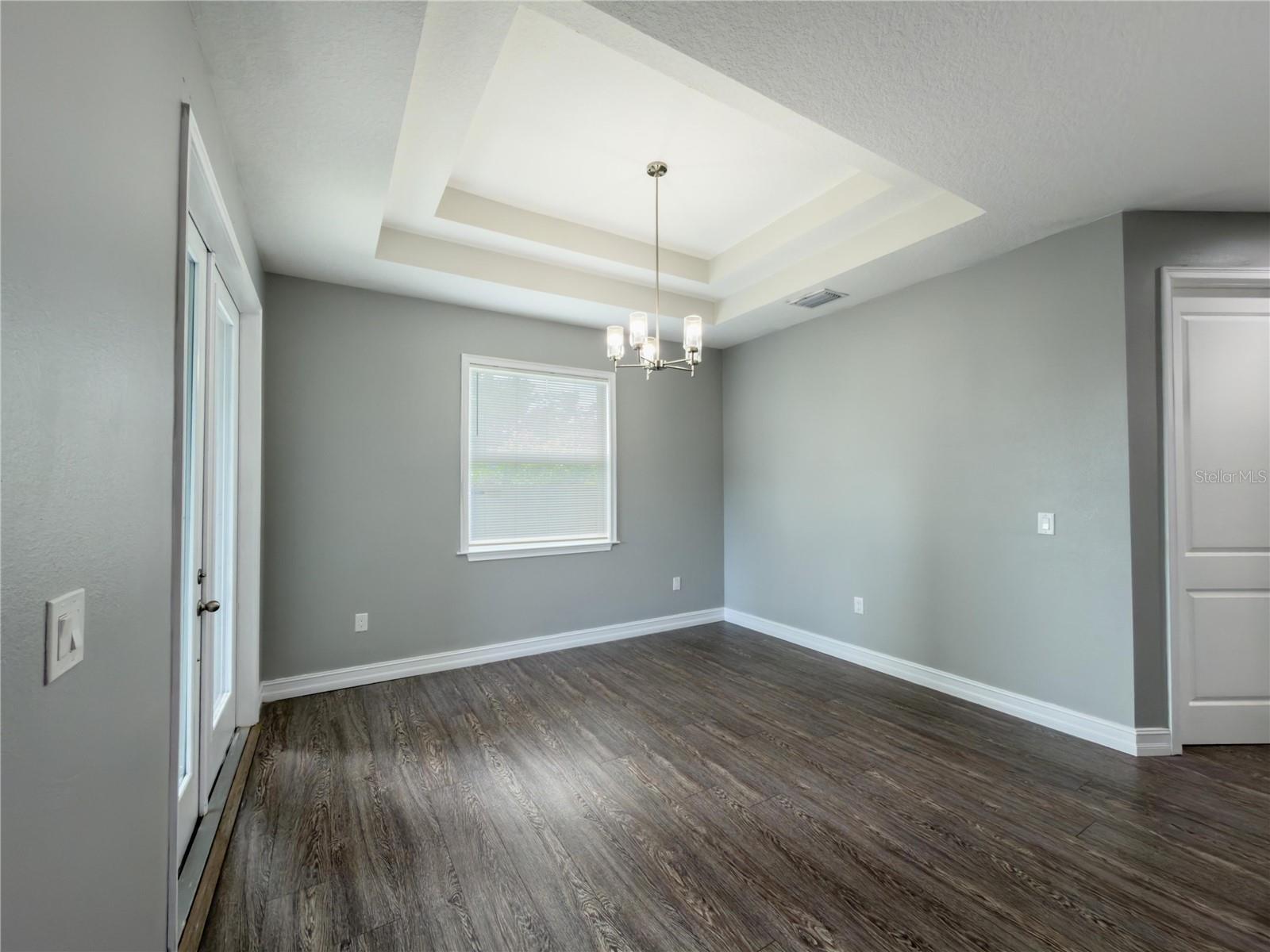3920 W Crenshaw St Property Photo 22