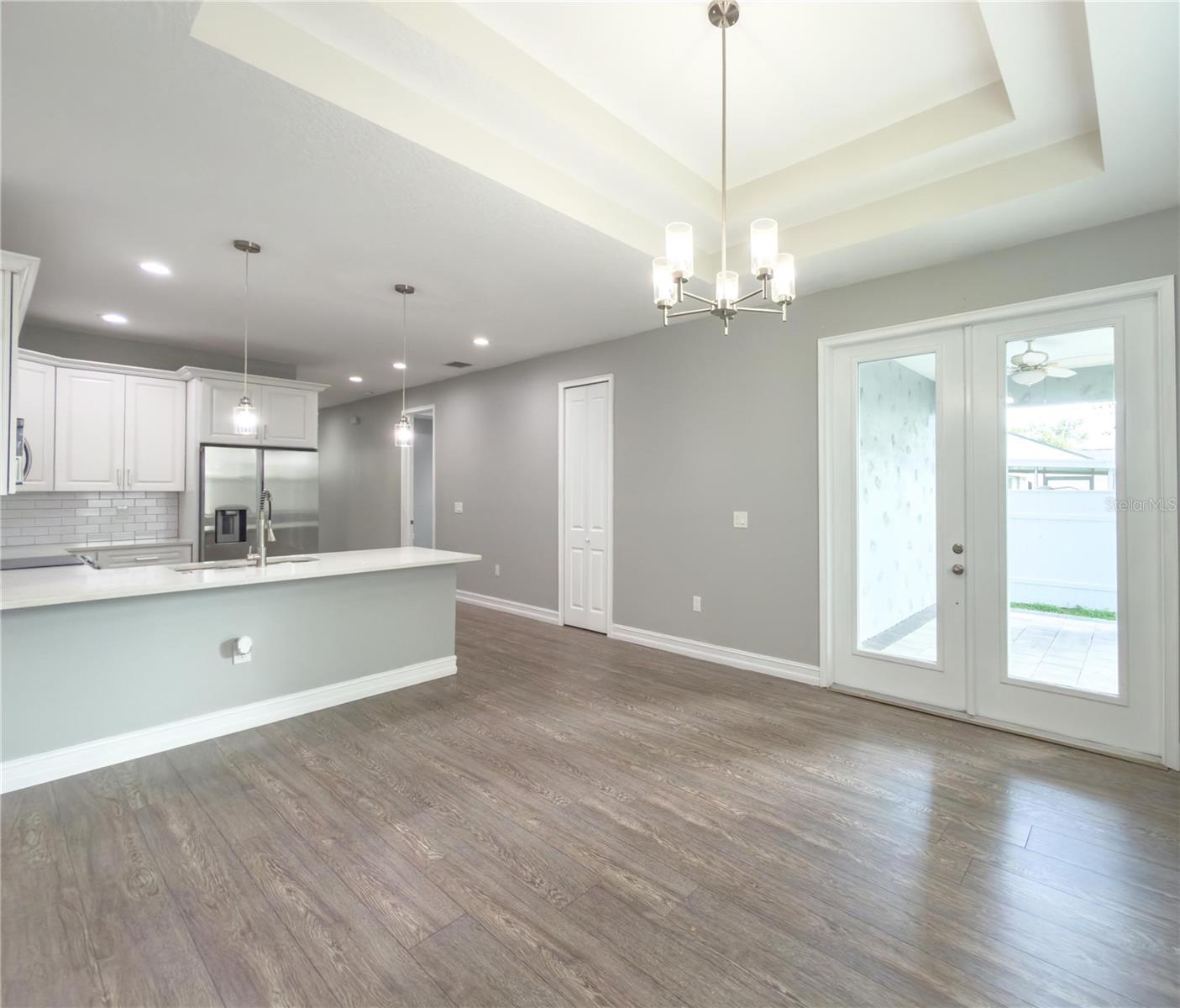 3920 W Crenshaw St Property Photo 23