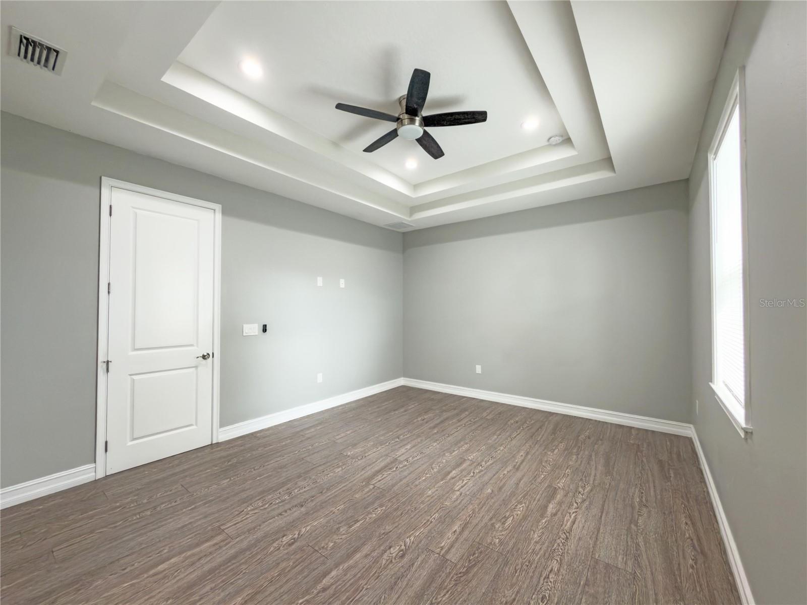 3920 W Crenshaw St Property Photo 25
