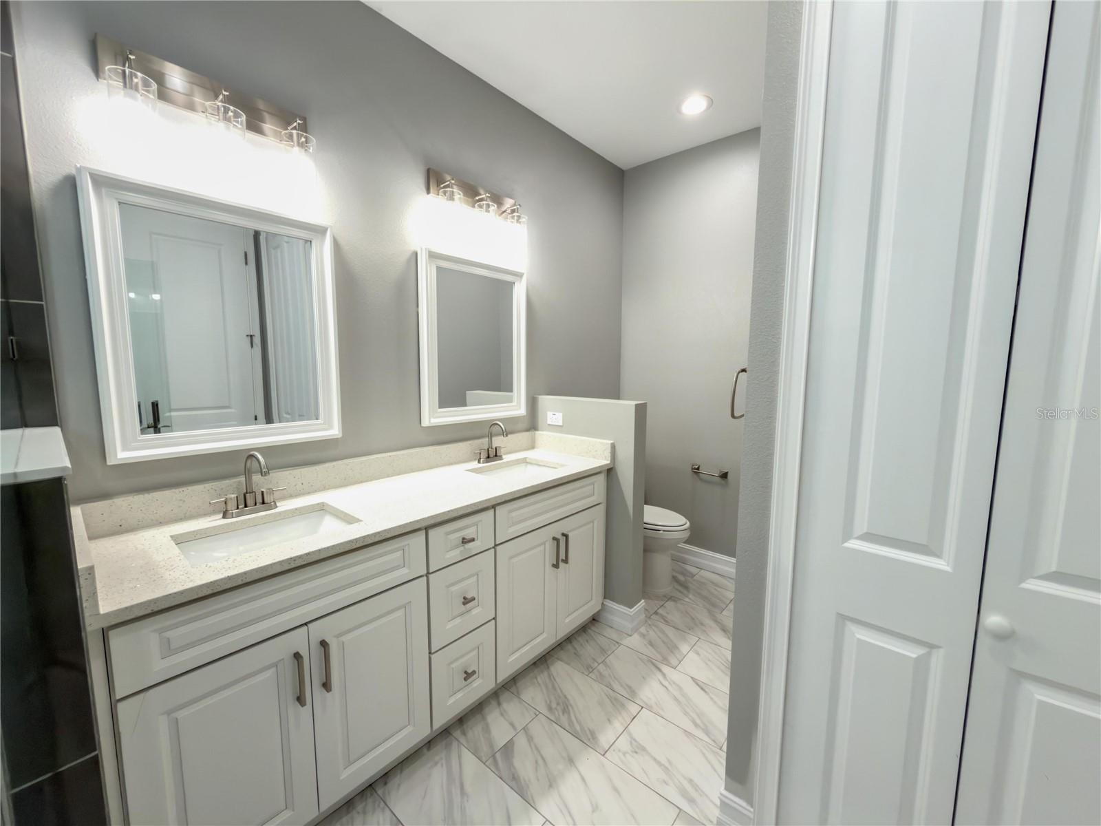 3920 W Crenshaw St Property Photo 29