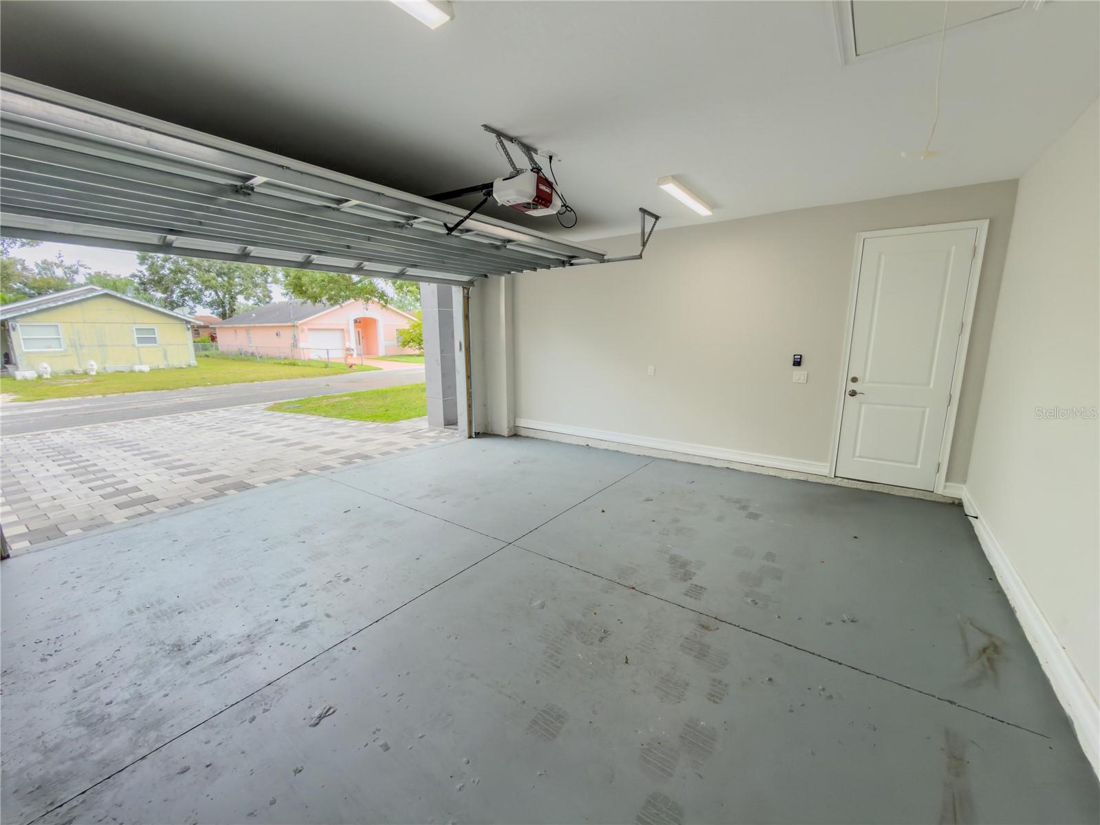 3920 W Crenshaw St Property Photo 42