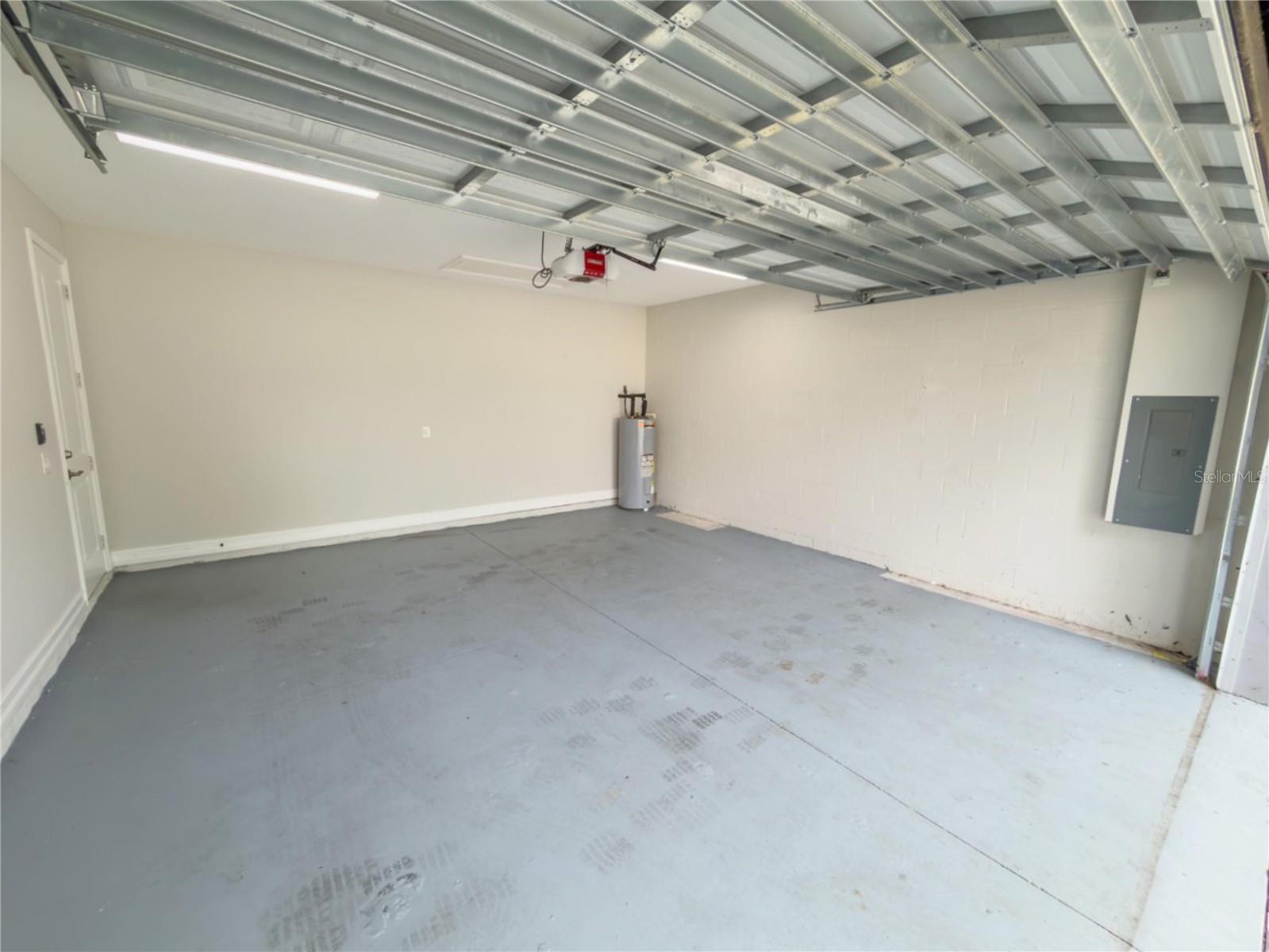 3920 W Crenshaw St Property Photo 43