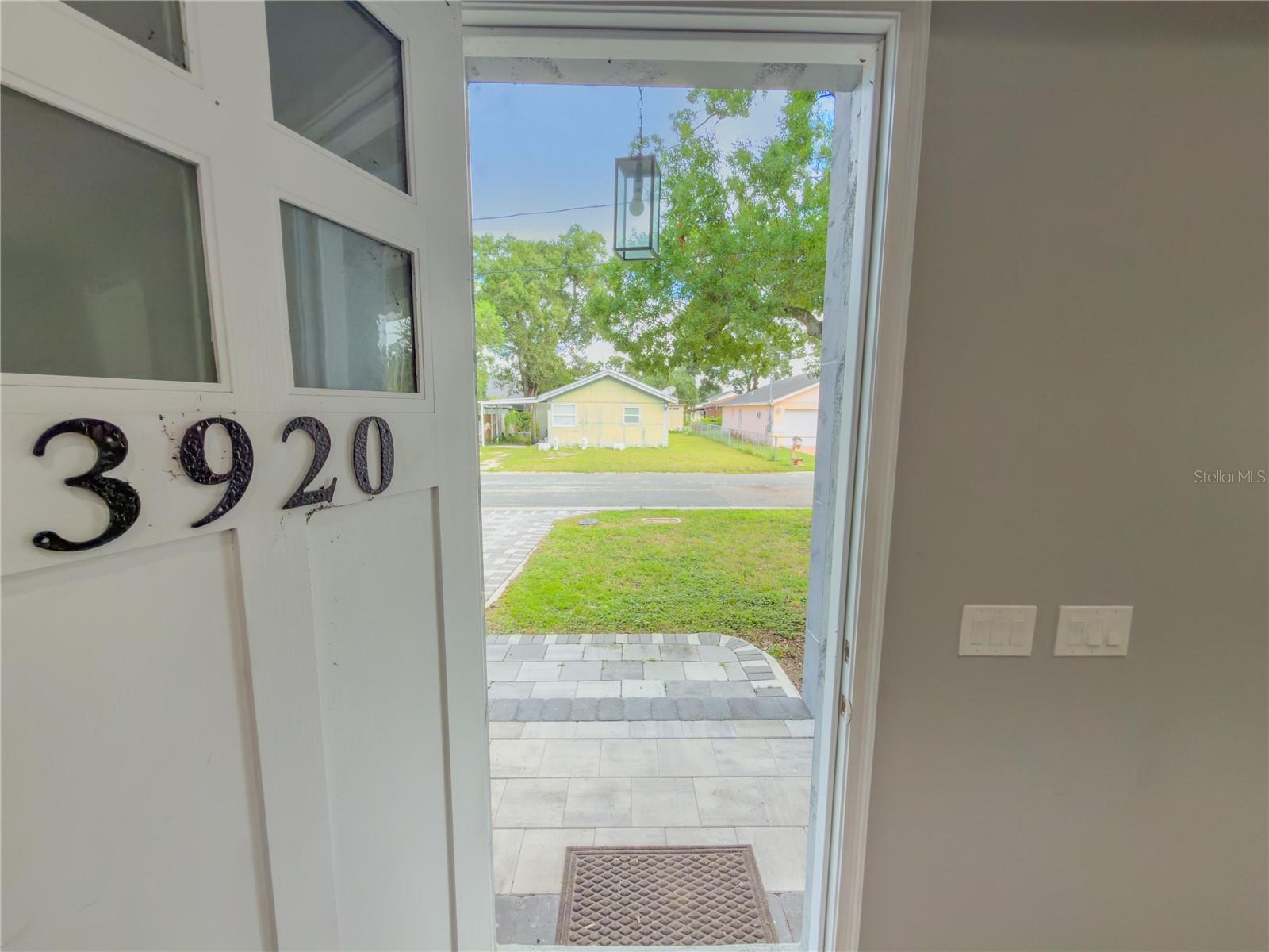 3920 W Crenshaw St Property Photo 44