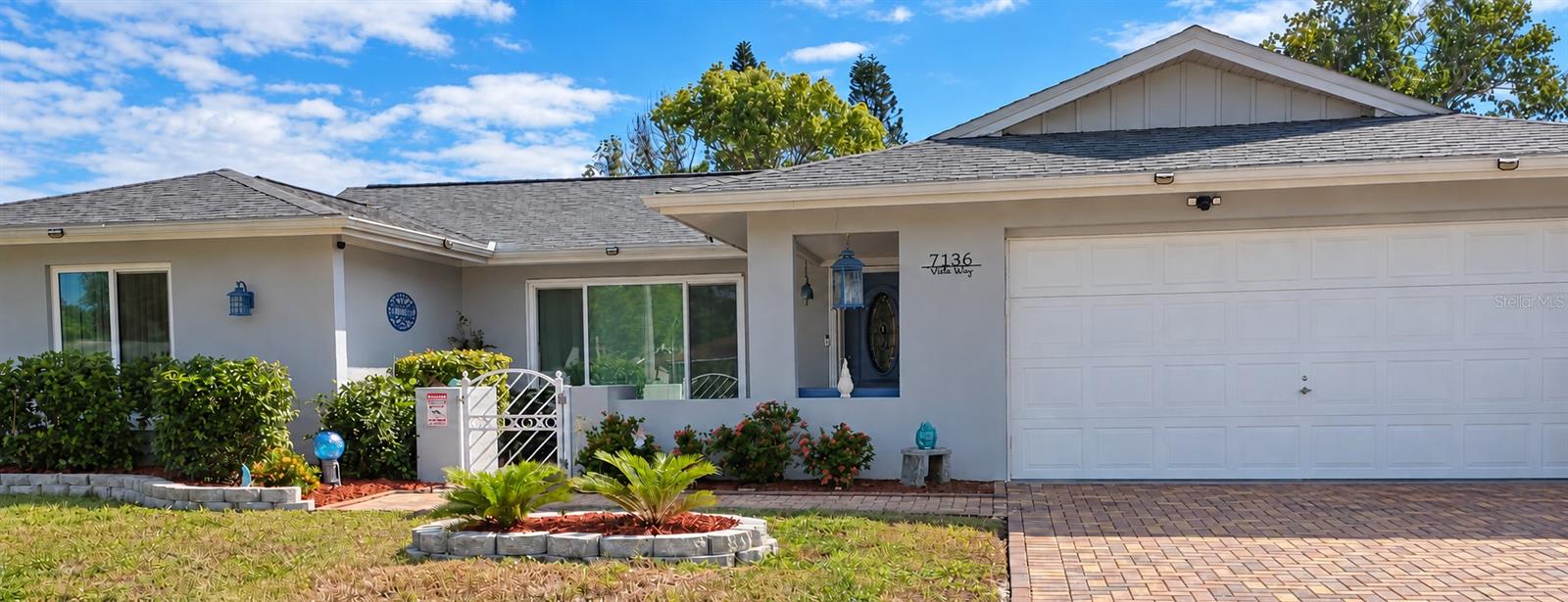 7136 Vista Way Property Photo 1
