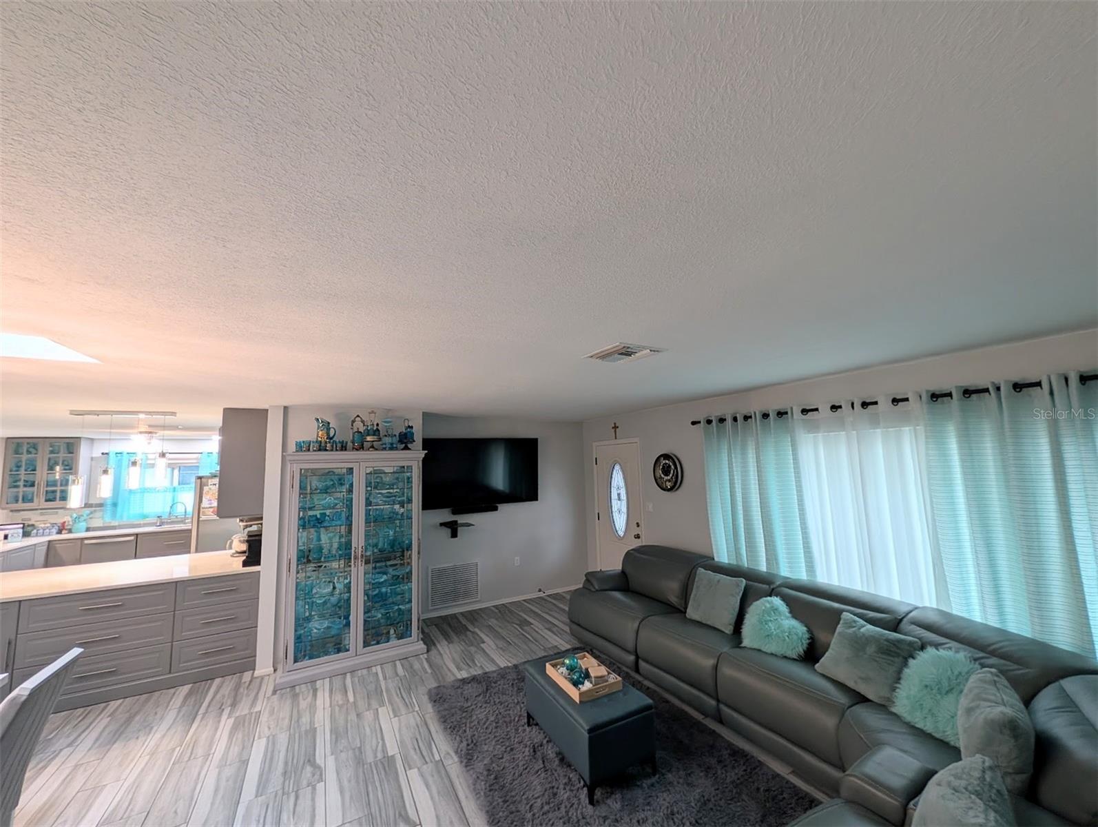 7136 Vista Way Property Photo 6