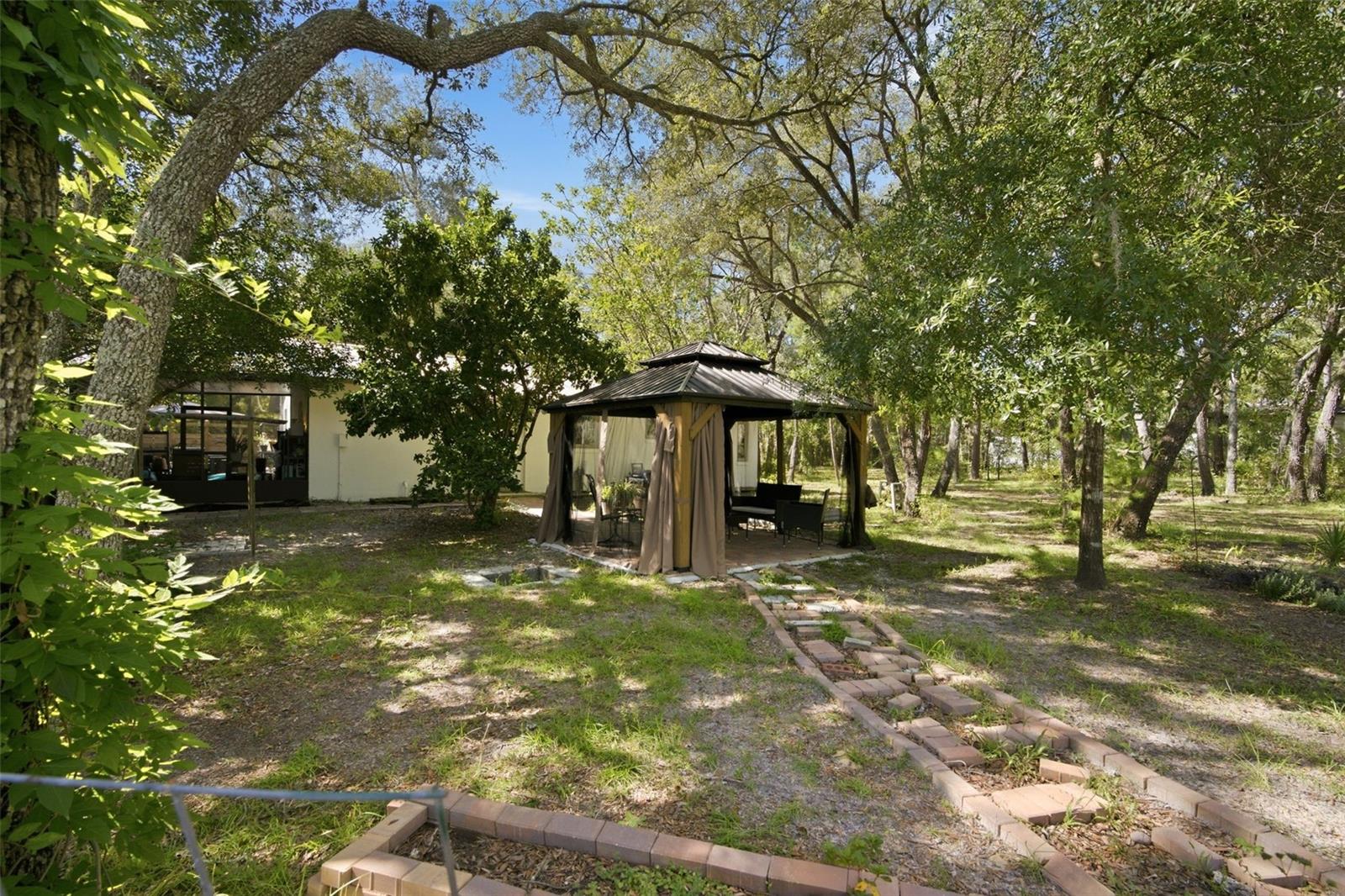 1181 W Cardinal St Property Photo 33