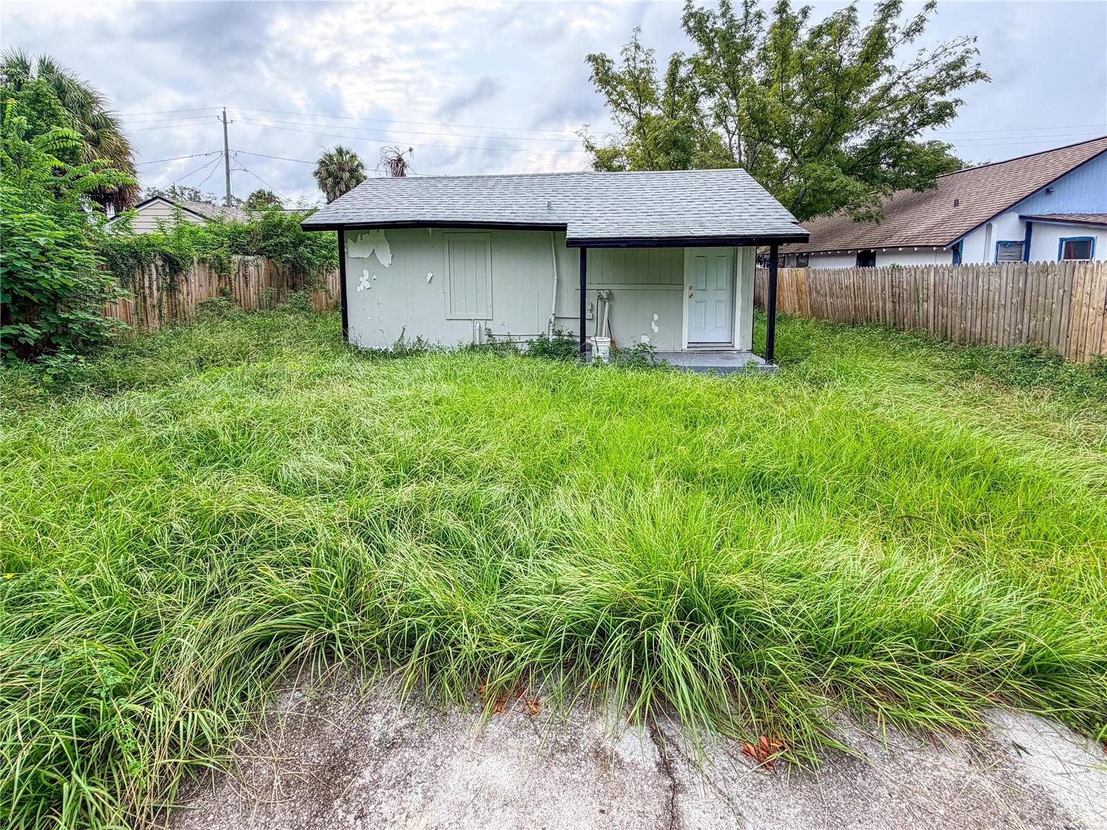 8308 N Mulberry St Property Photo 4