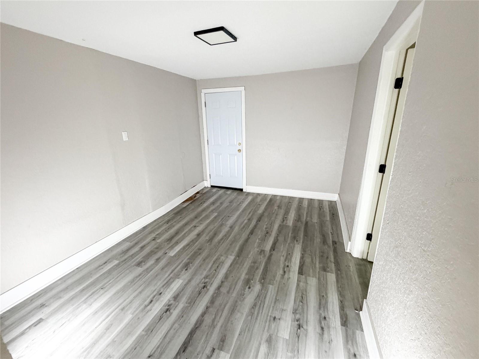 8308 N Mulberry St Property Photo 8