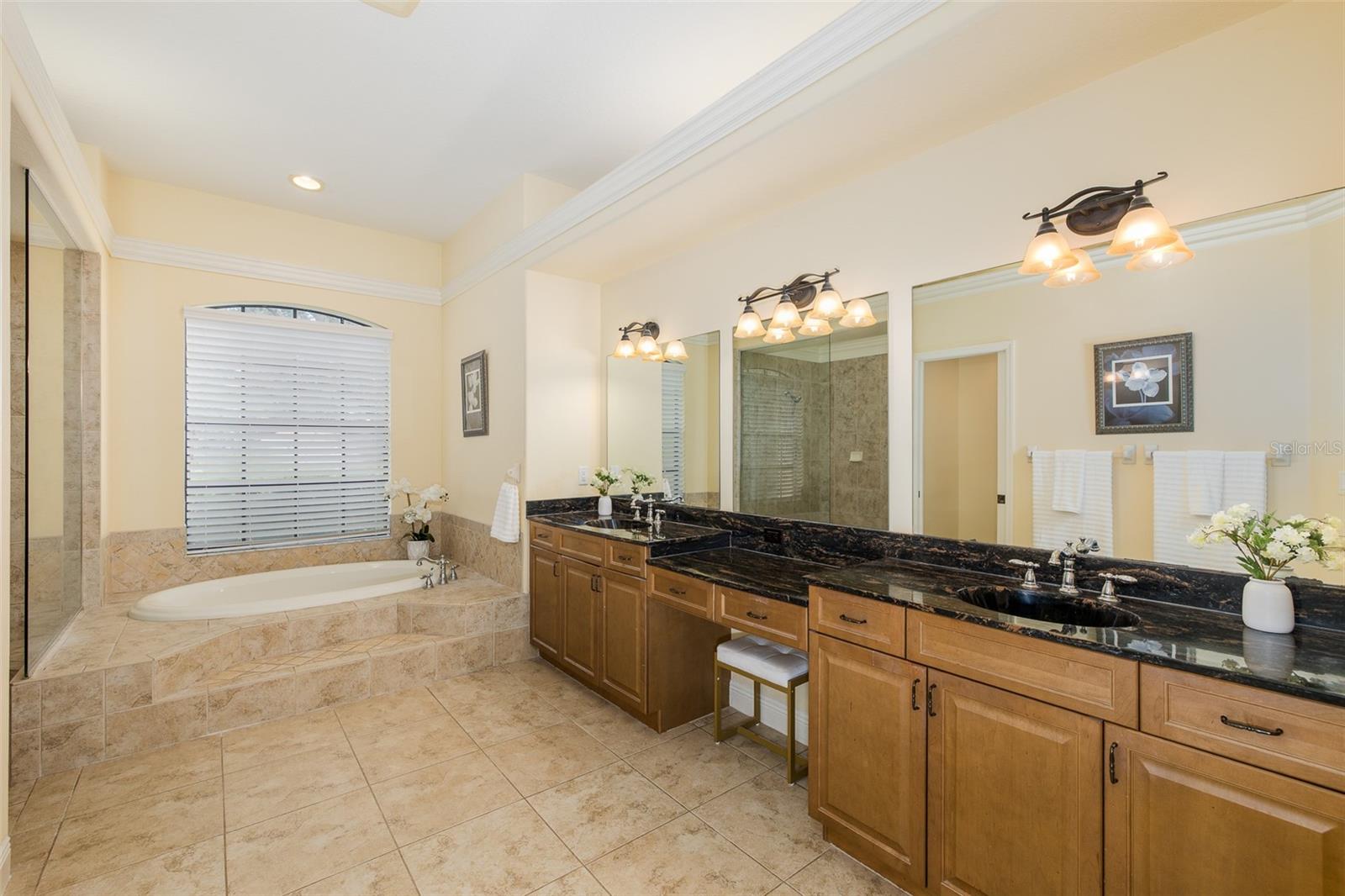 10640 Pontofino Cir Property Photo 20