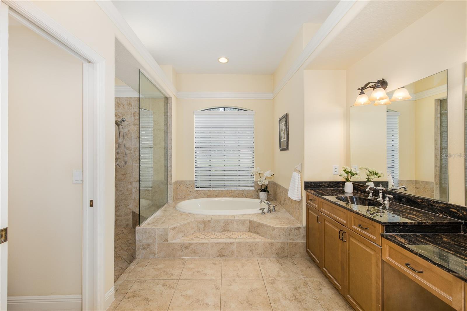 10640 Pontofino Cir Property Photo 21