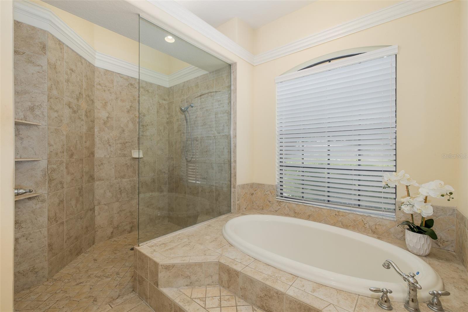 10640 Pontofino Cir Property Photo 22
