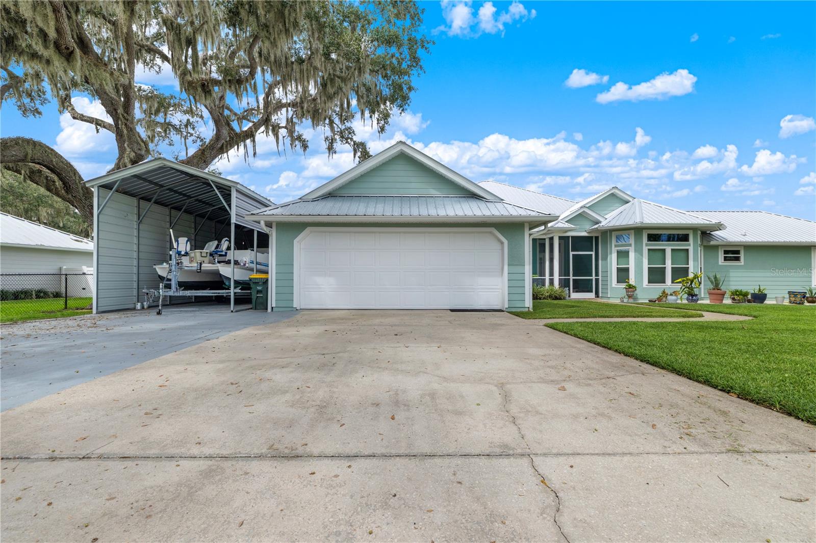 1425 Lake Lotela Dr Property Photo 1