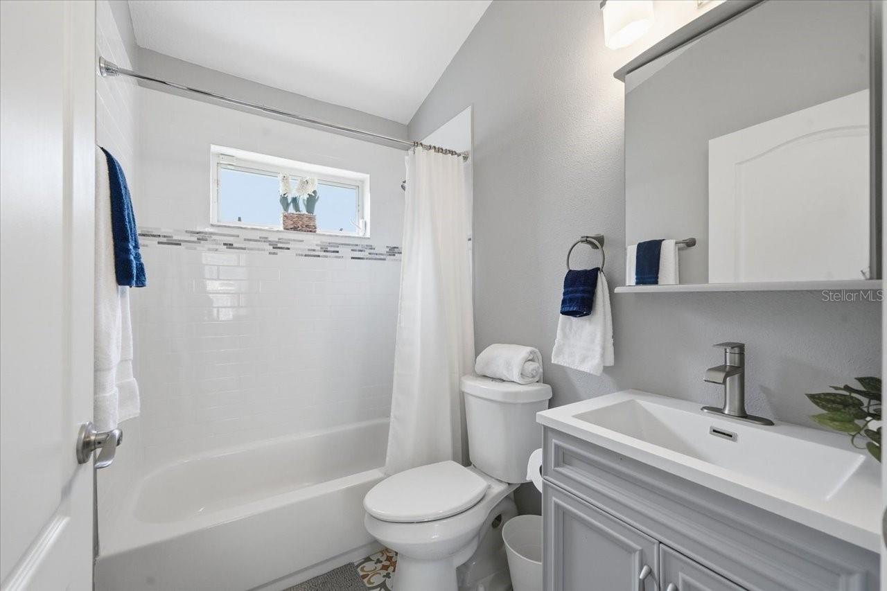 18009 Palm Breeze Dr Property Photo 45