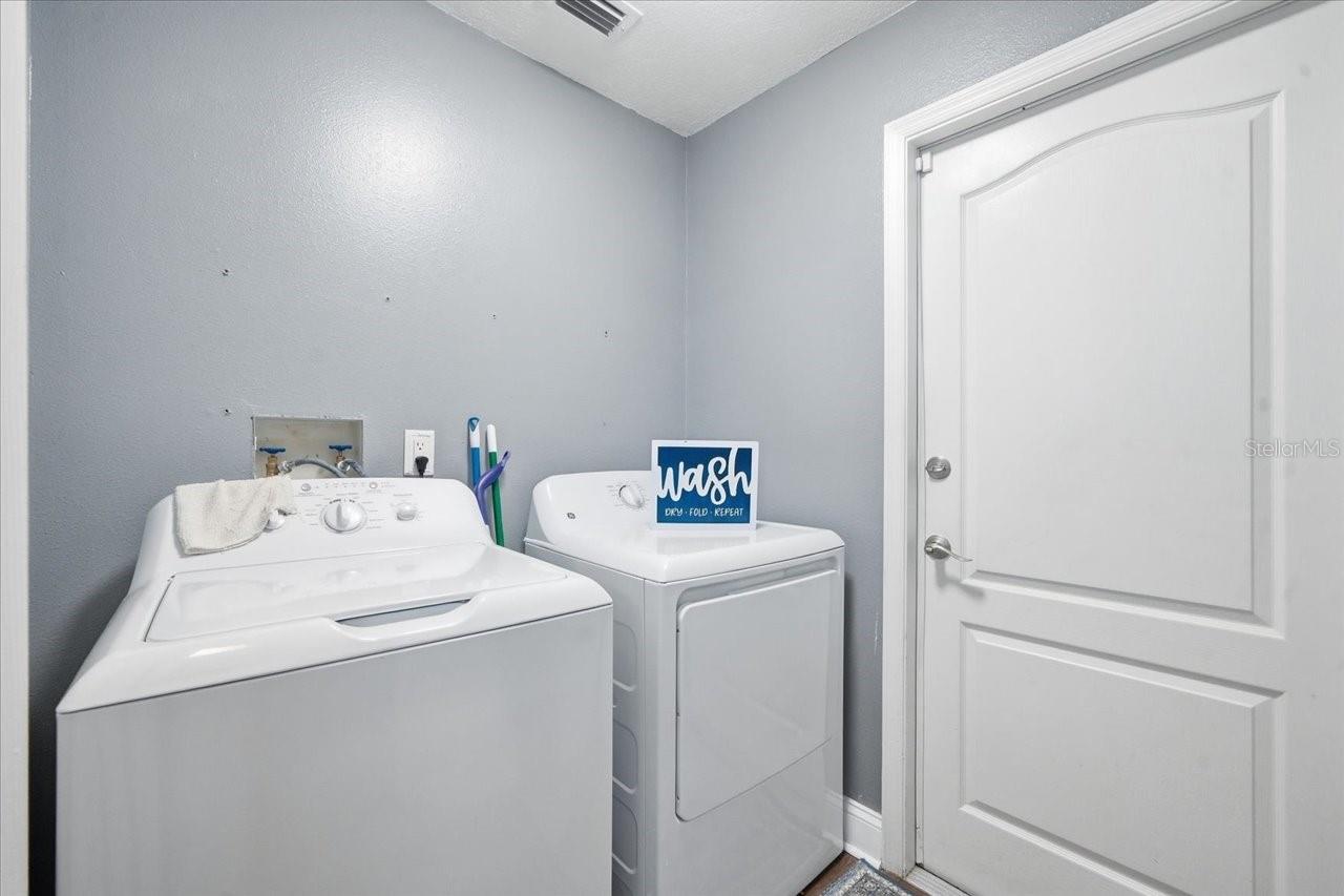 18009 Palm Breeze Dr Property Photo 46