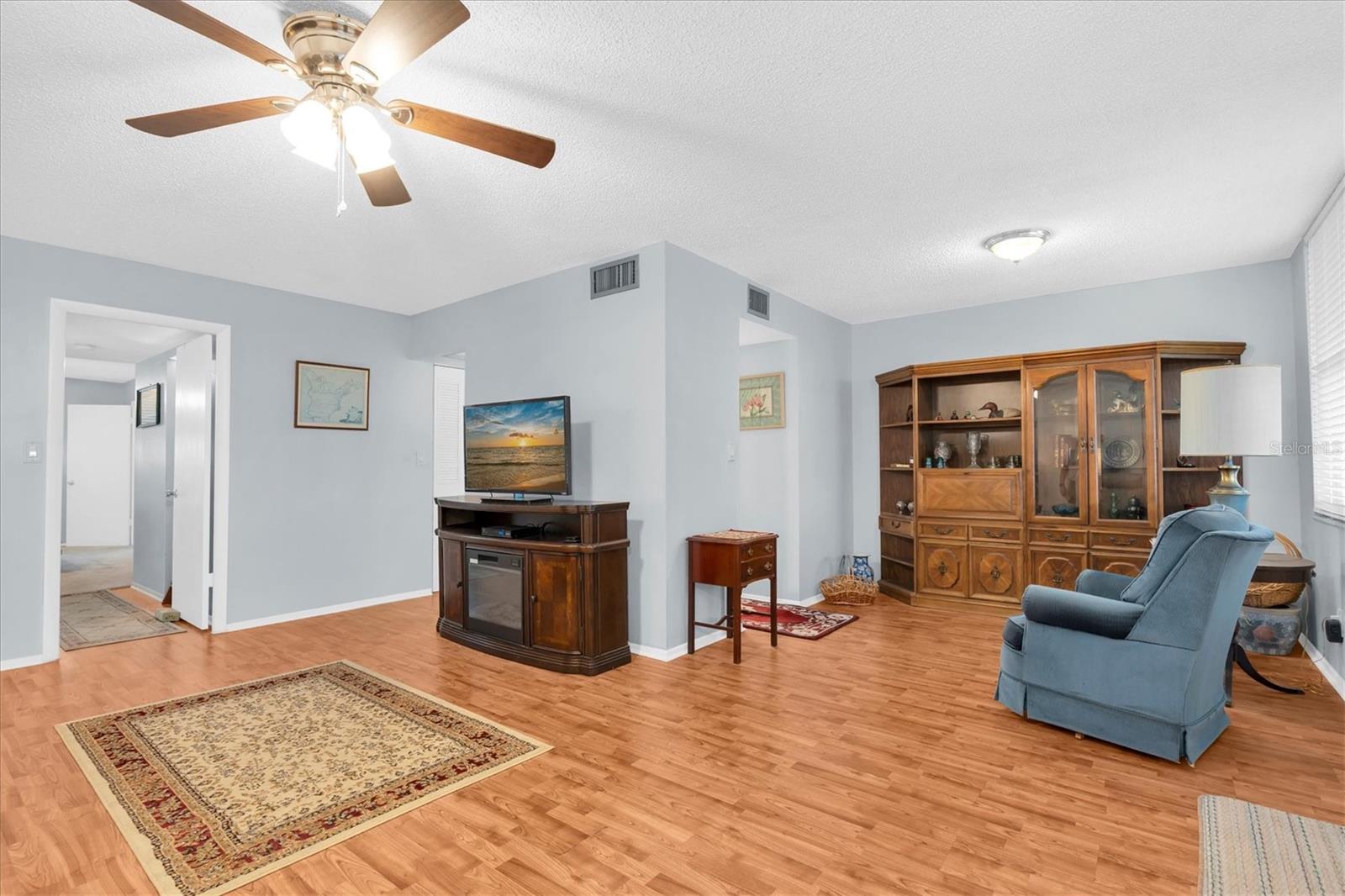 4715 Bay St Ne #330 Property Photo 11