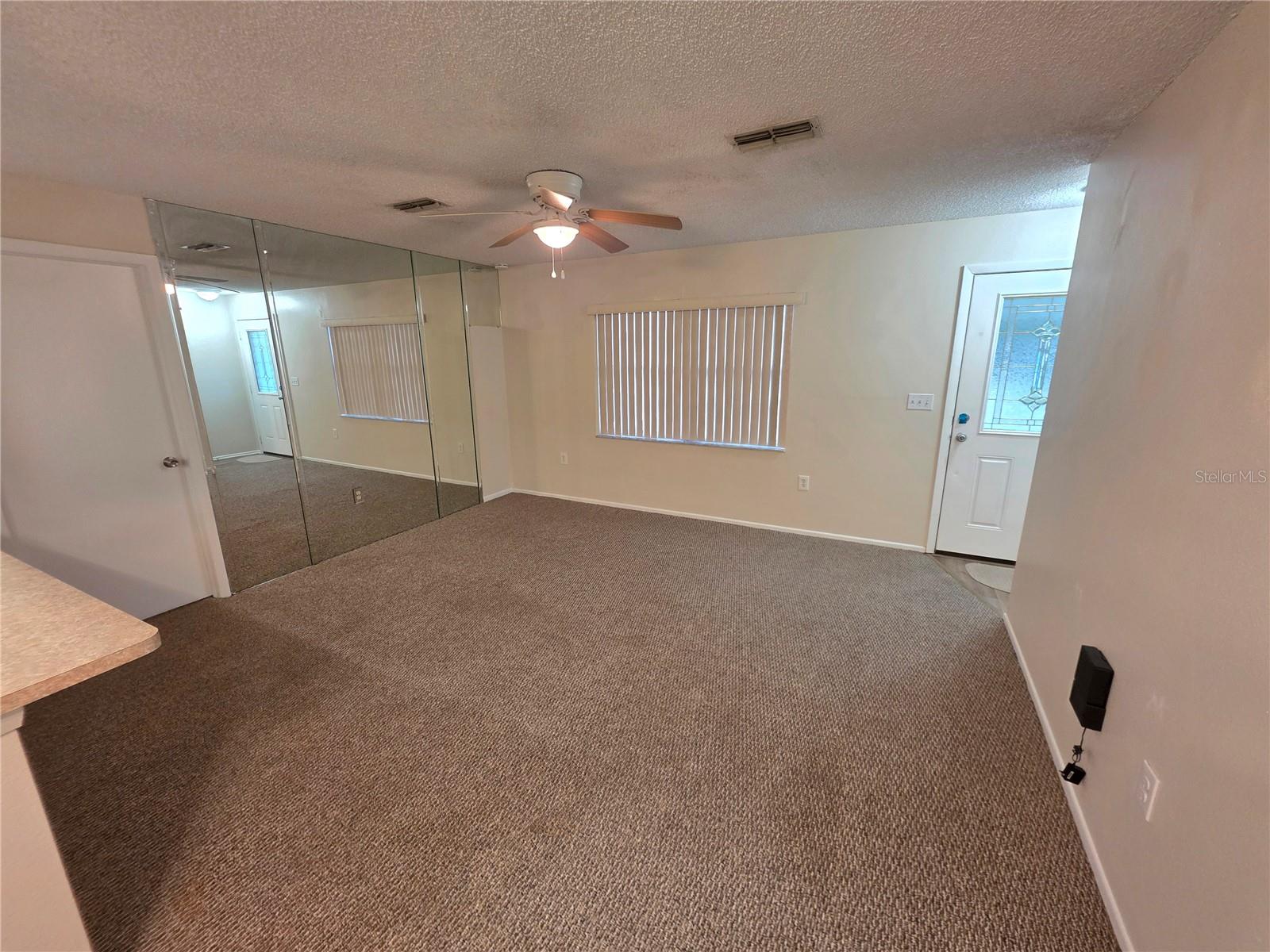 5446 Colchester Ave Property Photo 6