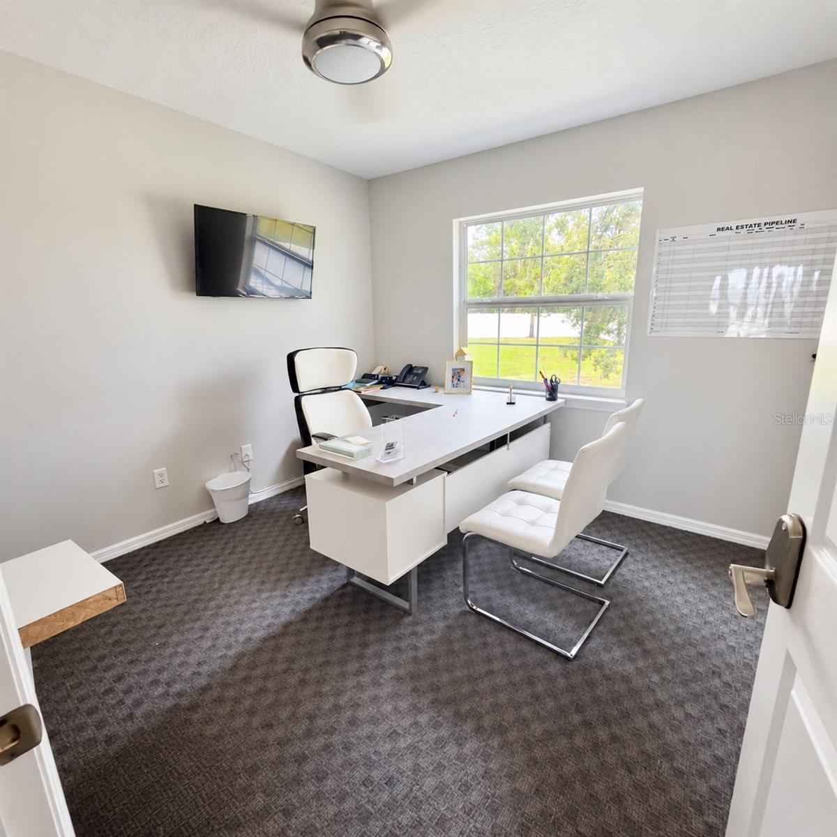 11534 Spring Hill Dr Property Photo 6