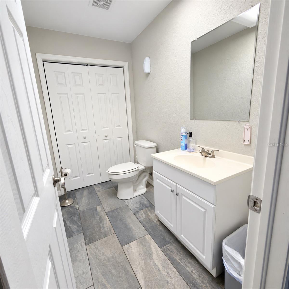 11534 Spring Hill Dr Property Photo 7