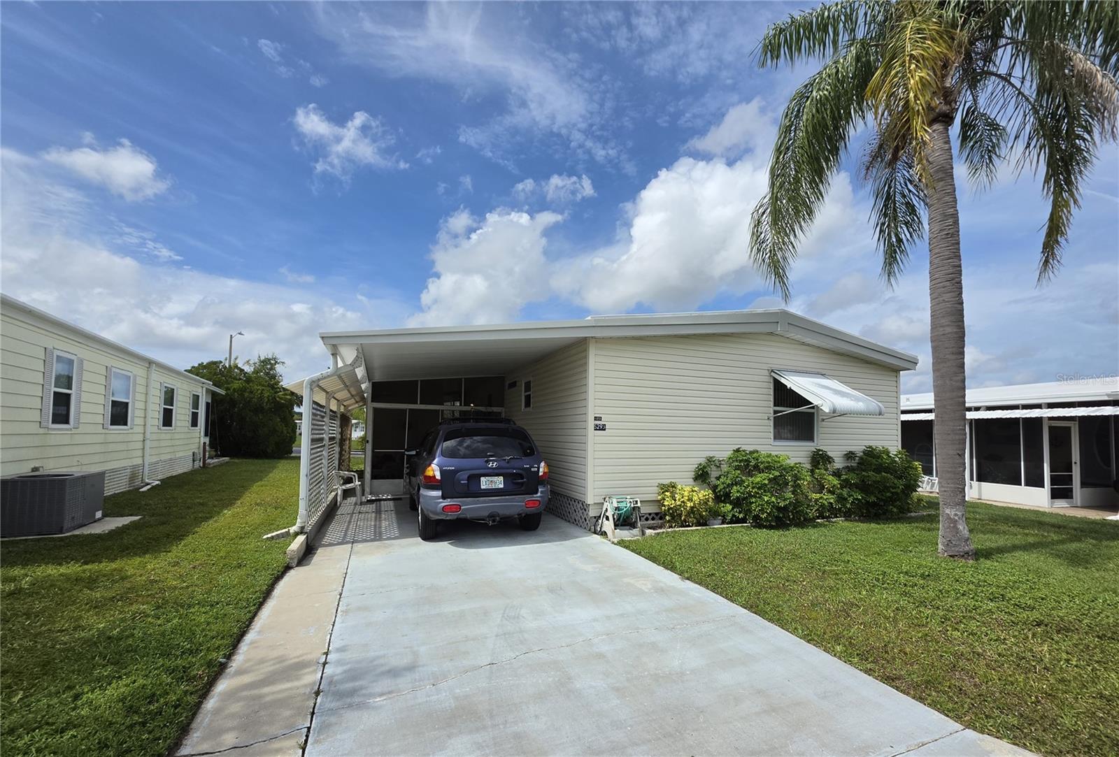 5293 Poinciana Cir Property Photo 1
