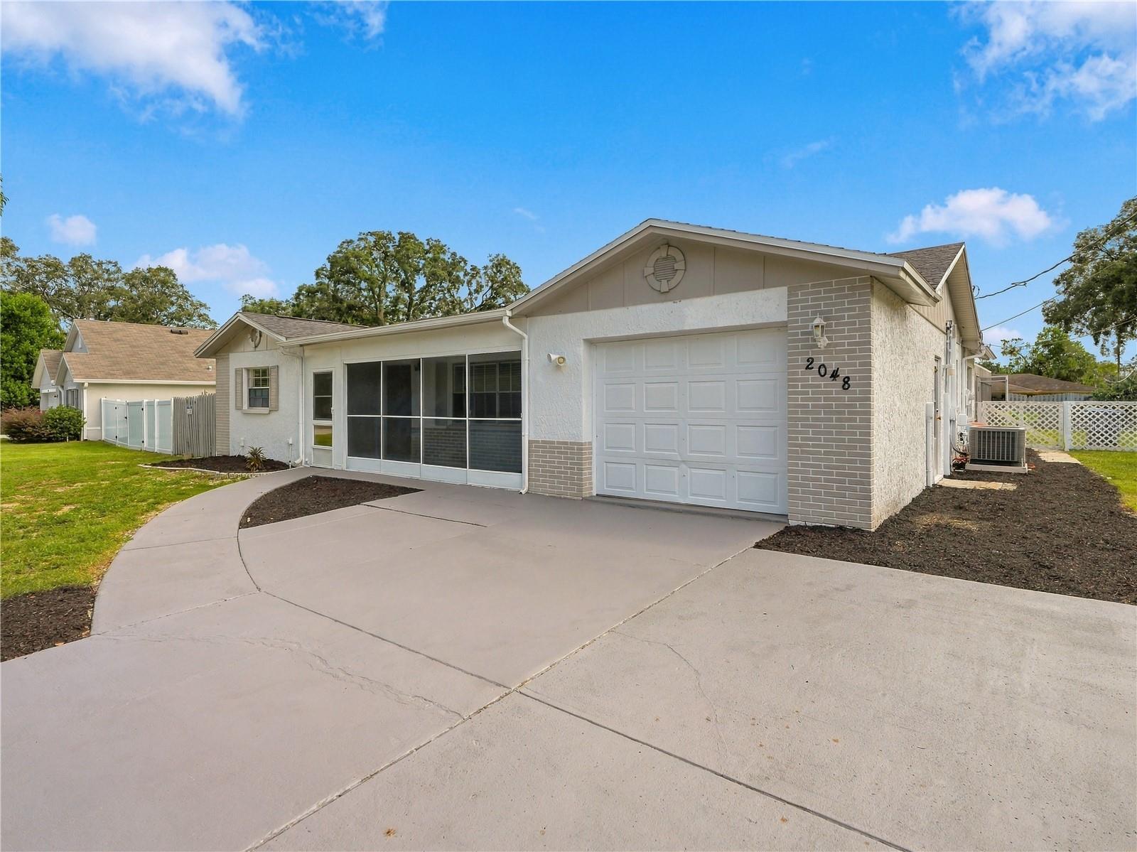 2048 Waterfall Dr Property Photo 5