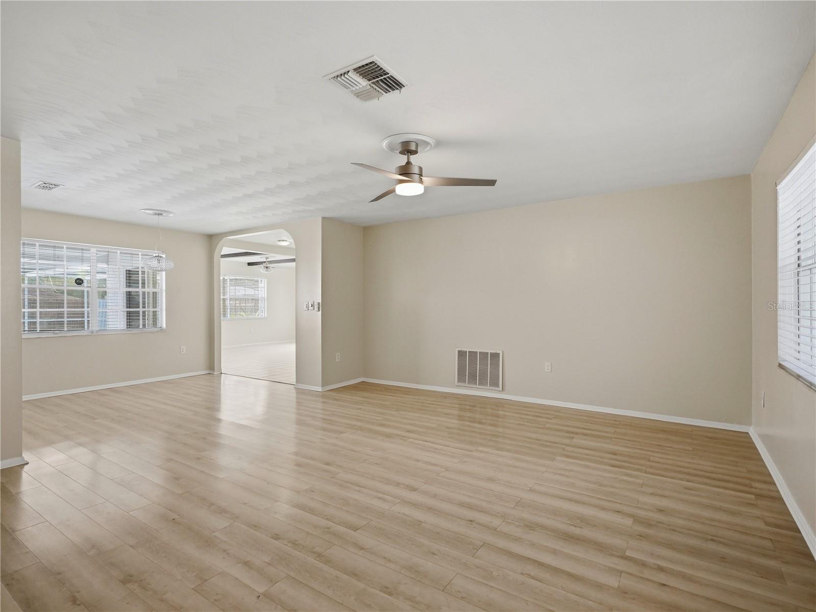 2048 Waterfall Dr Property Photo 6