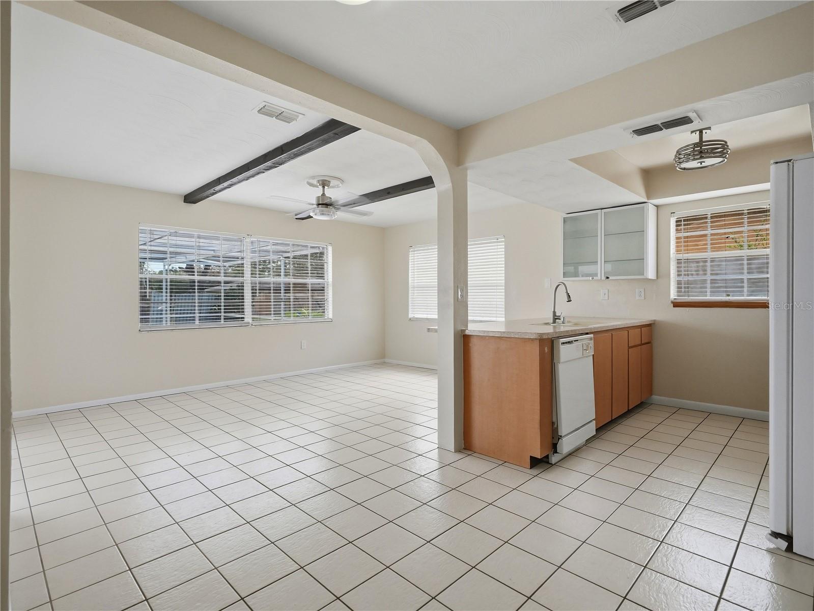 2048 Waterfall Dr Property Photo 10