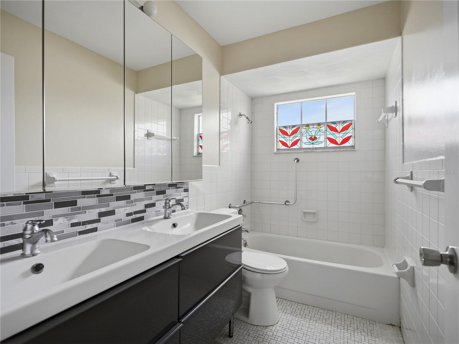 2048 Waterfall Dr Property Photo 31